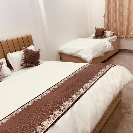 Shri Ram Darbar Hotel Ayodhya Ngoại thất bức ảnh