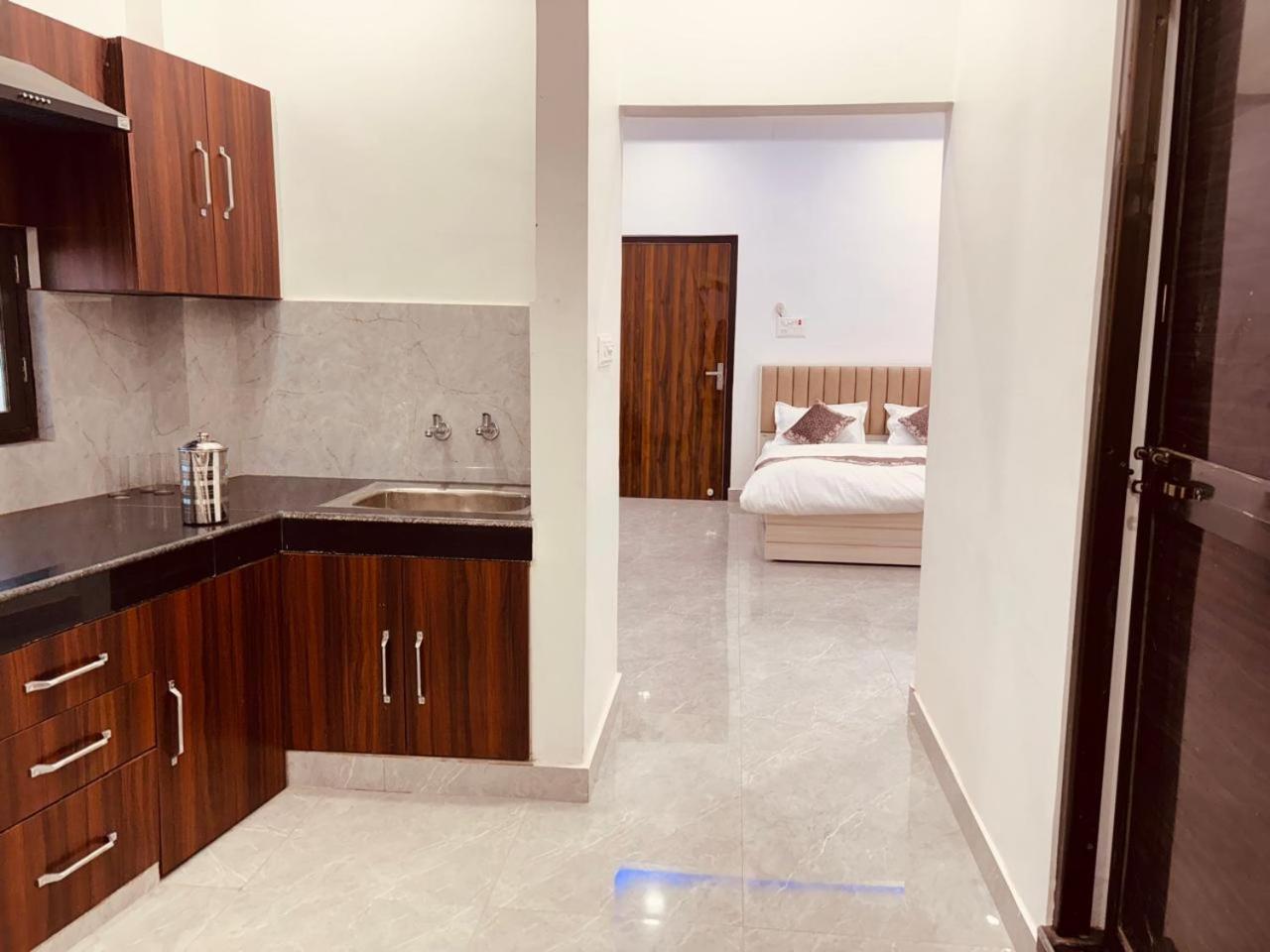 Shri Ram Darbar Hotel Ayodhya Ngoại thất bức ảnh