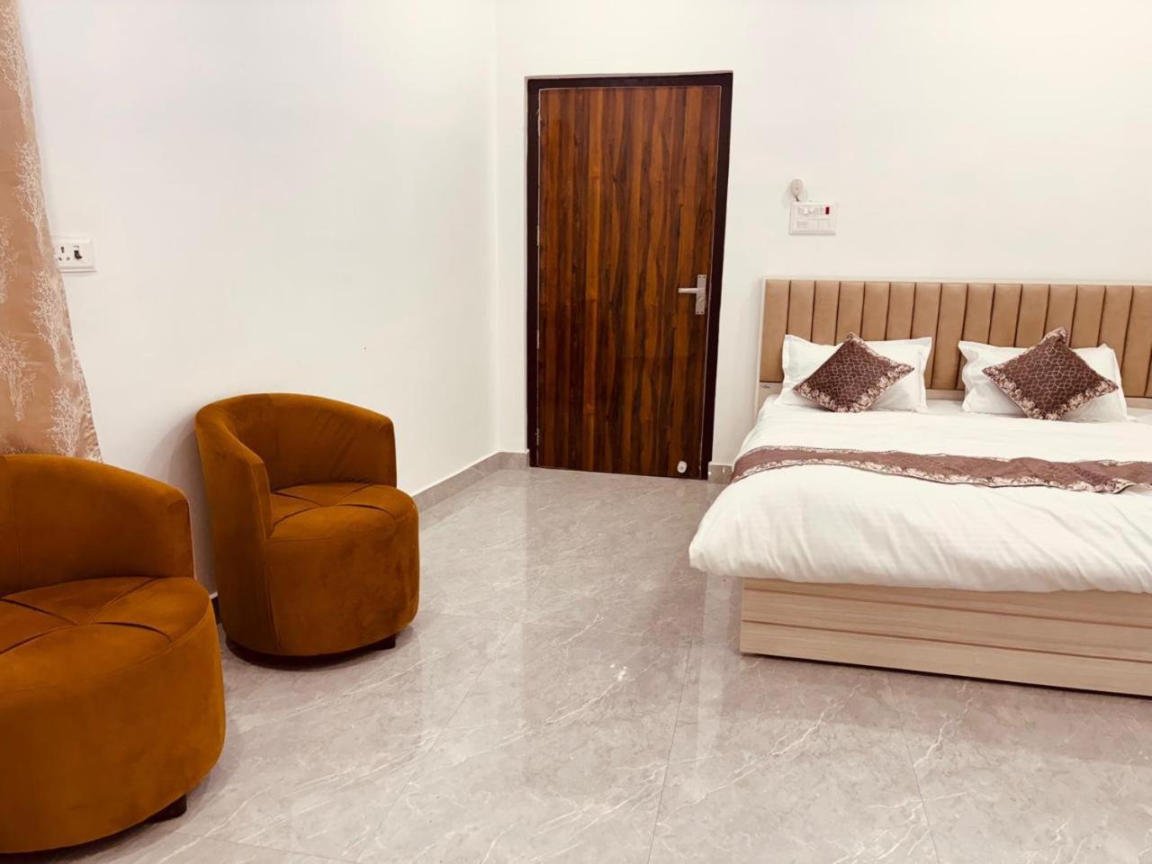Shri Ram Darbar Hotel Ayodhya Ngoại thất bức ảnh
