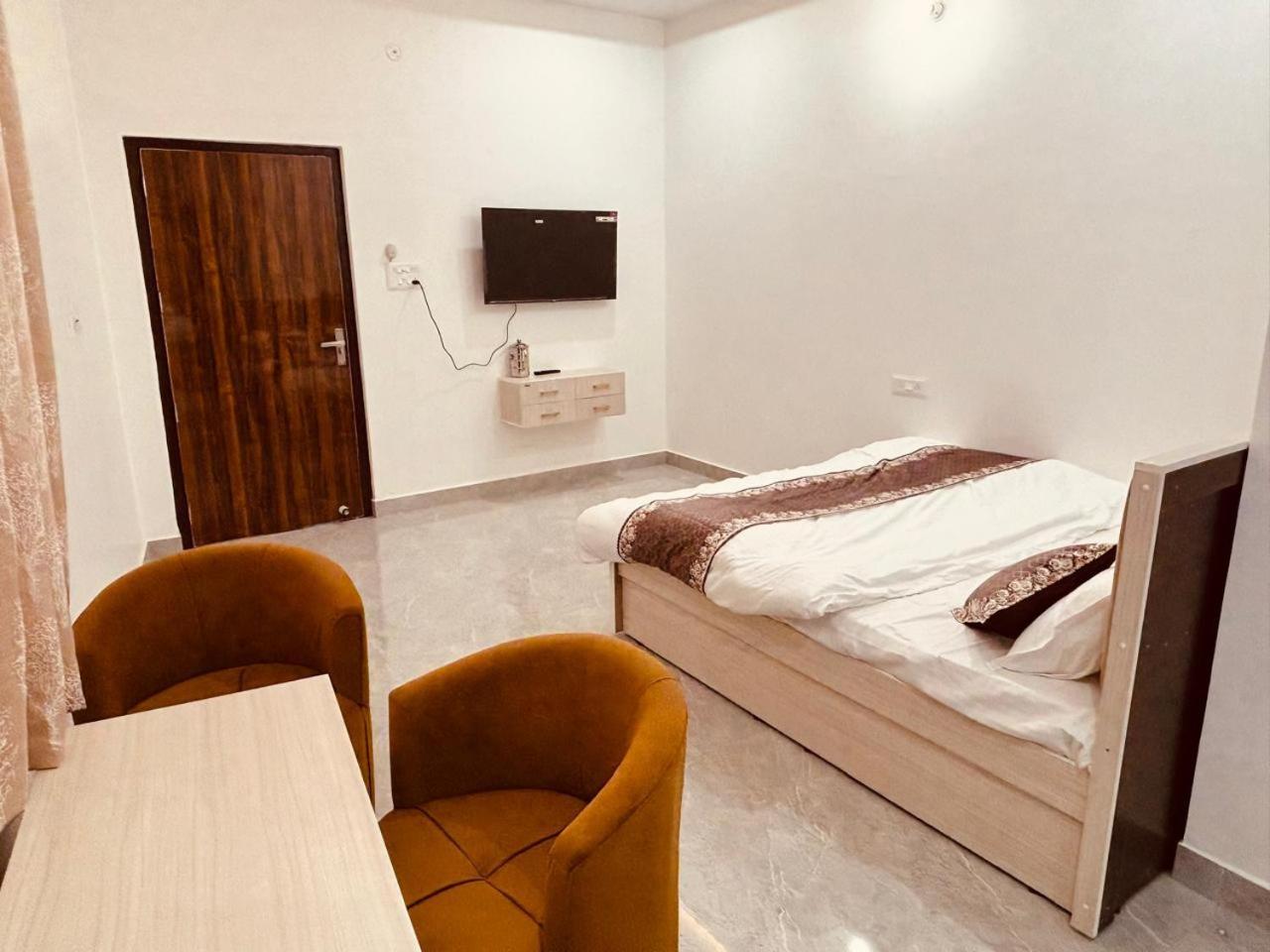 Shri Ram Darbar Hotel Ayodhya Ngoại thất bức ảnh