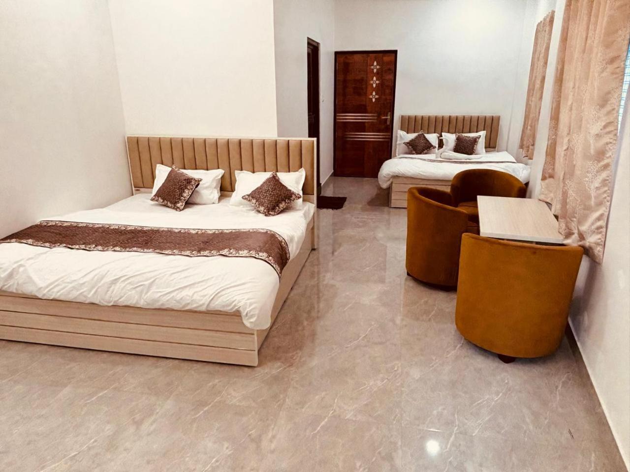 Shri Ram Darbar Hotel Ayodhya Ngoại thất bức ảnh